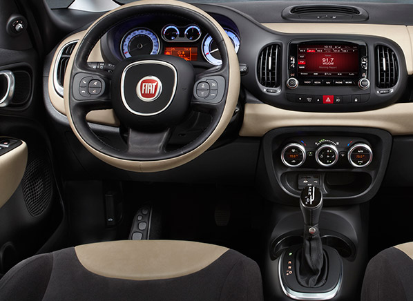 2014-Fiat-500L-interior-pr.jpg